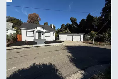2106 Woodbine Ave, Oakland, CA 94602 - Photo 1