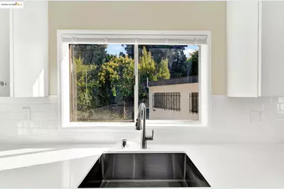 2106 Woodbine Ave, Oakland, CA 94602 - Photo 17