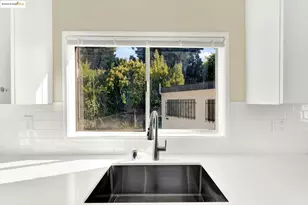 2106 Woodbine Ave, Oakland, CA 94602 - Photo 17