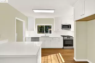 2106 Woodbine Ave, Oakland, CA 94602 - Photo 13