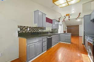 14539 Cedar Valley Dr, Lathrop, CA 95330 - Photo 19