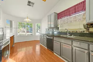 14539 Cedar Valley Dr, Lathrop, CA 95330 - Photo 17