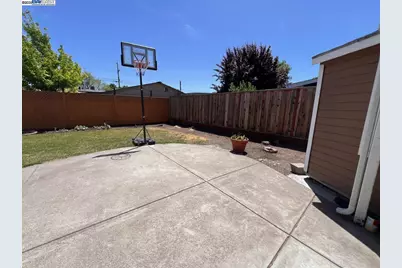2748 Eastgate Ave, Concord, CA 94520 - Photo 23