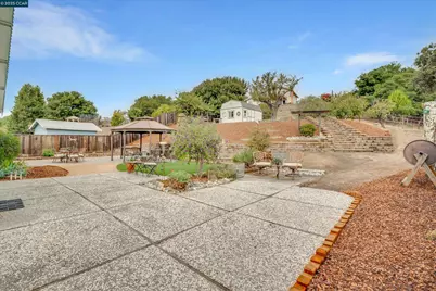 1112 Dennis Ct, Rodeo, CA 94572 - Photo 37