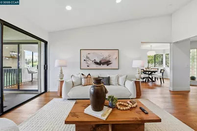 8366 Riesling Way, San Jose, CA 95135 - Photo 9