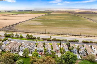 2779 Cherry Hills Dr, Discovery Bay, CA 94505 - Photo 51