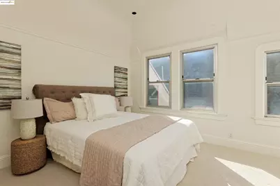 1033 Magnolia St, Oakland, CA 94607 - Photo 13