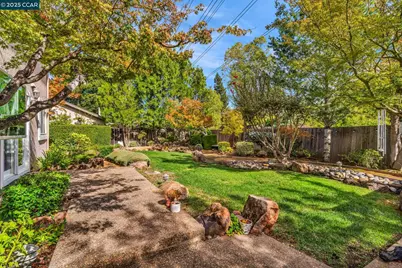 276 Sunnybrae Dr, Martinez, CA 94553 - Photo 5