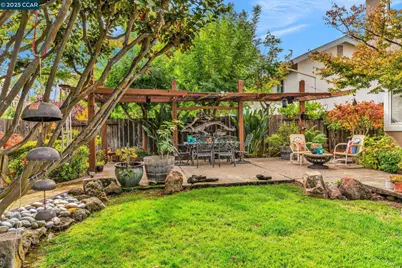 276 Sunnybrae Dr, Martinez, CA 94553 - Photo 47
