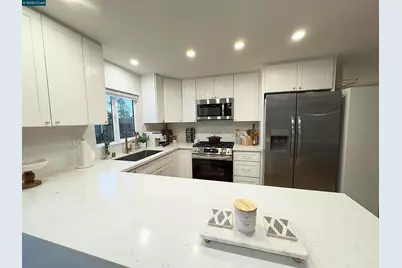 1923 Juliesse Avenue, Sacramento, CA 95815 - Photo 7