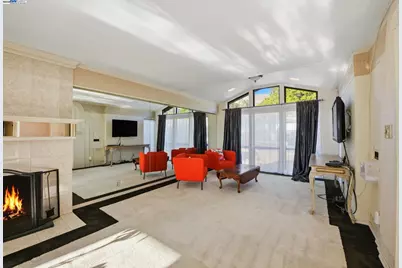 29673 Holiday St, Hayward, CA 94544 - Photo 9