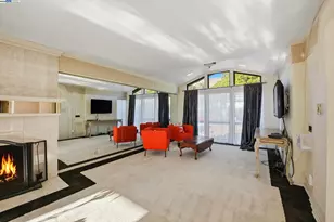 29673 Holiday St, Hayward, CA 94544 - Photo 9