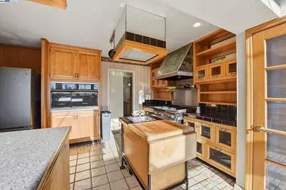 29673 Holiday St, Hayward, CA 94544 - Photo 15