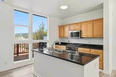 9455 Macarthur Blvd, Oakland, CA 94605 - Photo 13