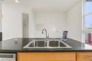 9455 MacArthur Blvd, Oakland, CA 94605 - Photo 15