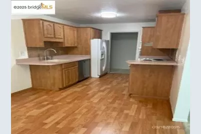 398 Adams St #204, Oakland, CA 94610 - Photo 5