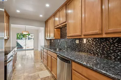 1042 Mangrove Ln, Alameda, CA 94502 - Photo 9