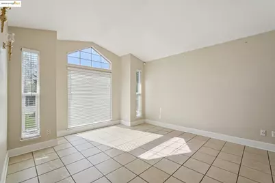 217 Sandpiper Dr, Galt, CA 95632 - Photo 9