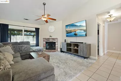 217 Sandpiper Dr, Galt, CA 95632 - Photo 5