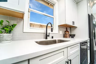 556 41st St, Richmond, CA 94805 - Photo 33