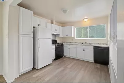 355 Parkview Ter #D1, Vallejo, CA 94589 - Photo 5