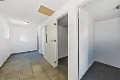 10507 Russet St, Oakland, CA 94603 - Photo 39