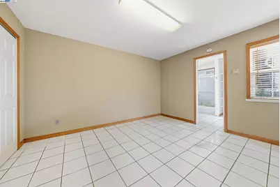 10507 Russet St, Oakland, CA 94603 - Photo 21