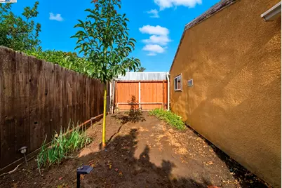 10507 Russet St, Oakland, CA 94603 - Photo 49