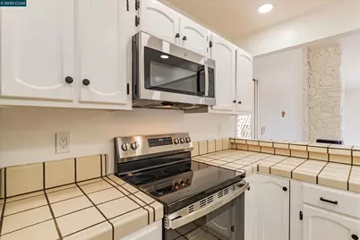 25676 University Ct #323, Hayward, CA 94542 - Photo 23