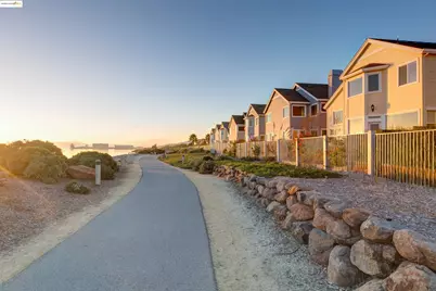 93 Bayside Ct, Richmond, CA 94804 - Photo 47