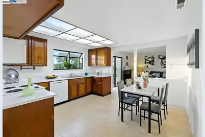109 Oak Ct, Hercules, CA 94547 - Photo 11