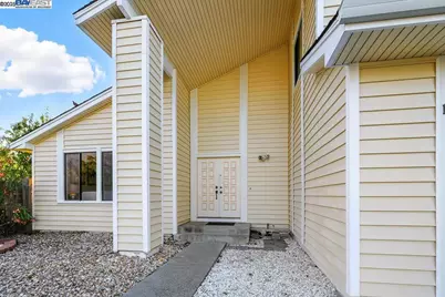 109 Oak Ct, Hercules, CA 94547 - Photo 3