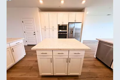 10349 Baldy Dr, Stockton, CA 95219 - Photo 23