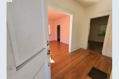 2001 27th St, Oakland, CA 94606 - Photo 5