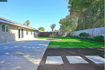 107 Doris Dr, Pleasant Hill, CA 94523 - Photo 5