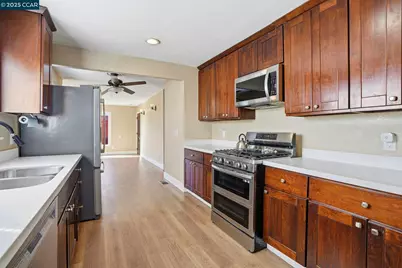 2555 Orange St, Martinez, CA 94553 - Photo 9