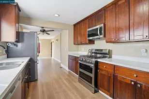 2555 Orange St, Martinez, CA 94553 - Photo 9