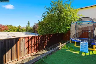 2555 Orange St, Martinez, CA 94553 - Photo 23