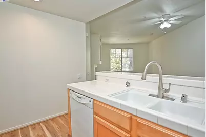 280 Caldecott Ln #221, Oakland, CA 94618 - Photo 17