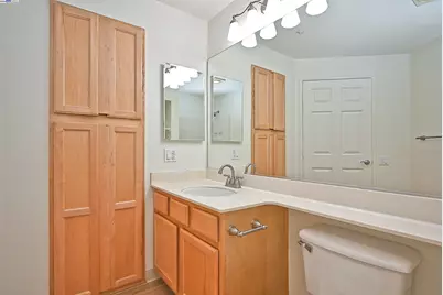 280 Caldecott Ln #221, Oakland, CA 94618 - Photo 15