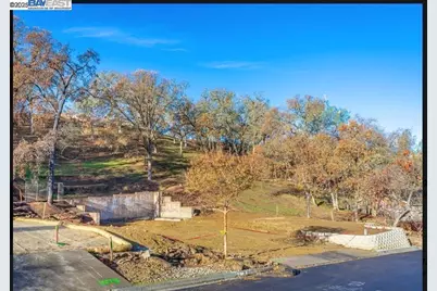 1069 Headlands Dr, Napa, CA 94558 - Photo 3