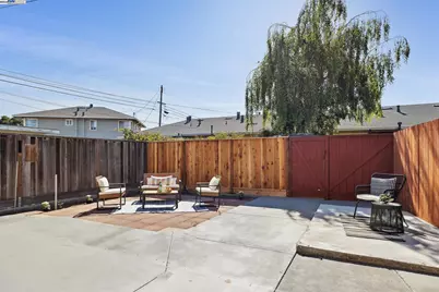 108 Cypress St #D, Alameda, CA 94501 - Photo 23