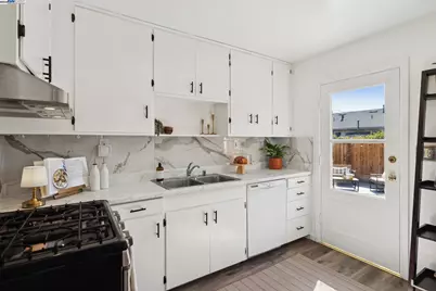 108 Cypress St #D, Alameda, CA 94501 - Photo 13