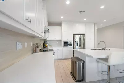 1605 Radiance Ln, Modesto, CA 95356 - Photo 11