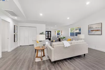 2834 White Acres Dr, San Jose, CA 95148 - Photo 9