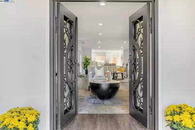 2834 White Acres Dr, San Jose, CA 95148 - Photo 5