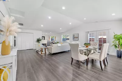 2834 White Acres Dr, San Jose, CA 95148 - Photo 15