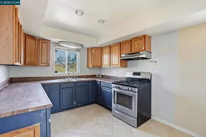 1207 1/2 Warren Ave, Vallejo, CA 94591 - Photo 11