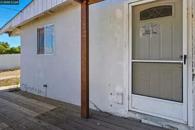 1207 1/2 Warren Ave, Vallejo, CA 94591 - Photo 5