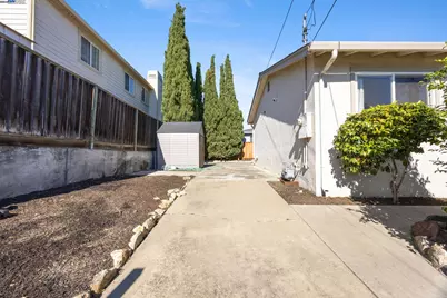 19695 Bernal St, Castro Valley, CA 94546 - Photo 35
